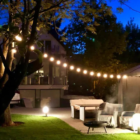 Green Buda Valley: Holiday Home With Garden Budapest Exterior photo